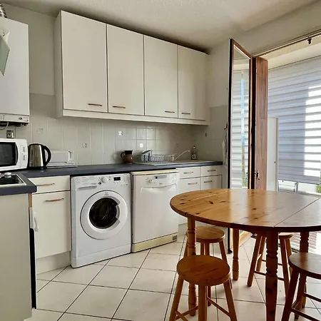 Appartement 3 Pièces 6 Couchages Sur Ar200-075 *